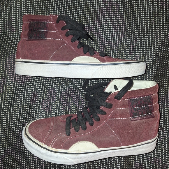 Vans Men’s Sk8-Hi Suede High-Top Sneakers in Burgundy - Picture 2 of 16